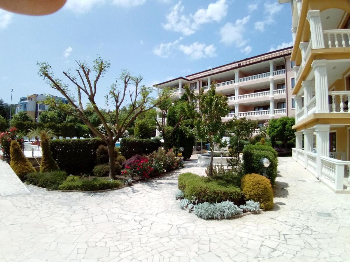 Byala Palace Apartment *